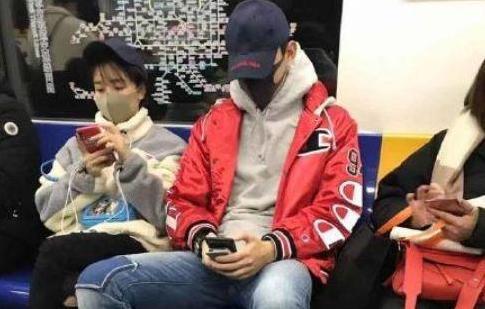 于小彤、陈小纭合体出行再次被偶遇，姐弟恋又添实捶！