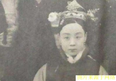 ​她是落选秀女，未曾进宫却是皇帝生母，无太后之名，54岁凄凉离世