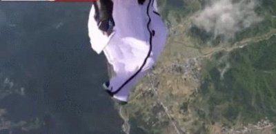 ​降落伞没开！女大学生翼装飞行遇难，最后一跳画面曝光：异常骤降数百米
