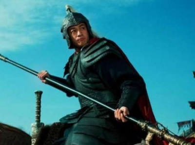 ​吕布的方天画戟重量多少斤，吕布的武器是方天画戟吗？