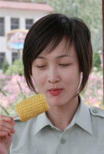 ​闫博雅的事情：23岁与王皓相恋，生下两个子嗣，放弃事业专注家庭