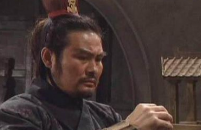 ​曹操哭典韦的原因是什么，典韦是谁介绍给曹操的 典韦是三国中的一员猛将，初时