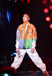 ​身高171cm的萧敬腾，打造个性造型，穿出190cm的气势