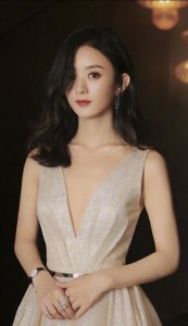 ​赵丽颖出席星光大赏，造型美艳动人，网友：温婉大气