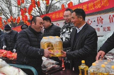 ​宋福如连续13年为乡亲发“年货”