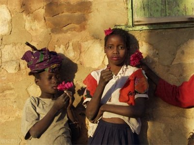 ​9岁中非混血儿屡次打破校运会记录，长大想为中国争光