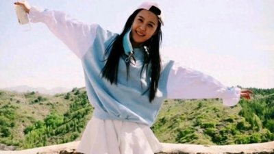 ​李金铭：从普通家庭到演艺巨星，她的蜕变之谜？