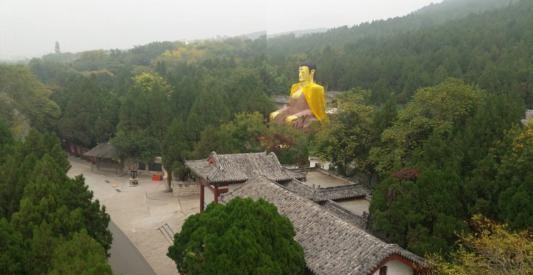 济南市三大名胜之一，古称舜耕山，如今是佛教圣地