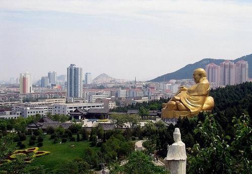 济南市三大名胜之一，古称舜耕山，如今是佛教圣地