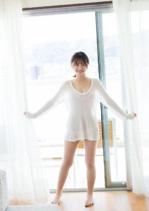 ​这谁能顶得住嘛！浅仓唯大秀火辣身材，这身材是真的绝！