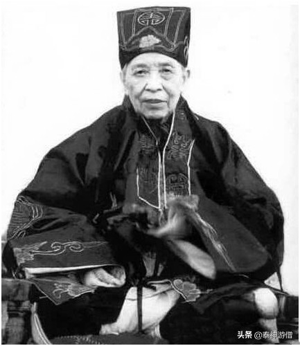 中国“坐化”第一人,享有118岁高寿,邵逸夫曾亲自拜其为师