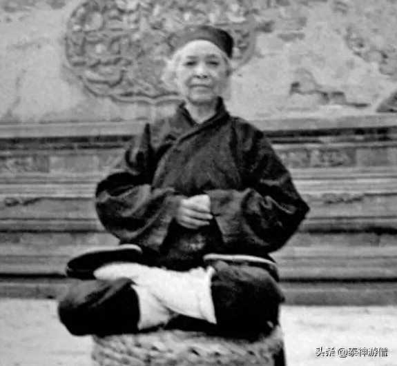 中国“坐化”第一人,享有118岁高寿,邵逸夫曾亲自拜其为师