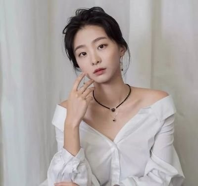 又飒又美的《梨泰院》女主-金多美