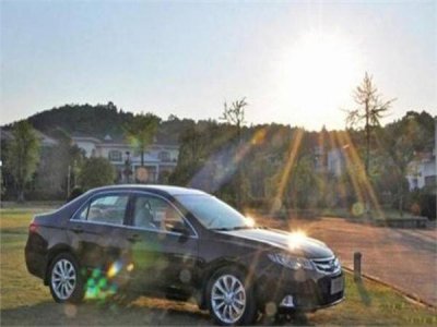 ​夏季开车，车内温度如蒸桑拿？三个技巧教你快速散温