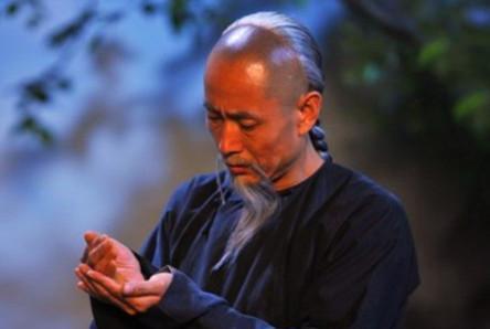 清朝一县令,含泪对儿子说:我身无分文,给你半只鸭子路上充饥