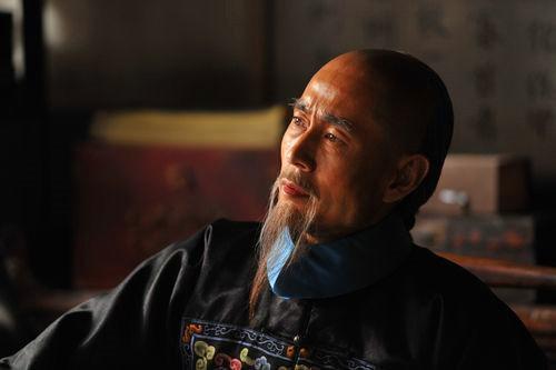 清朝一县令,含泪对儿子说:我身无分文,给你半只鸭子路上充饥