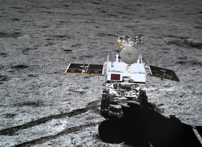 ​38万公里外！玉兔二号传回照片令人深思，月球基地建设很困难？