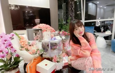 ​李小璐跨行复出，39岁生日发新歌，与薛之谦热吻画面被剪成MV