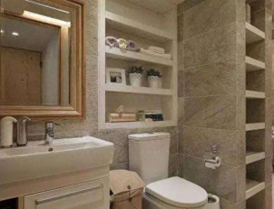 ​手机版本不够，无法看QQ群消息是设置屏蔽造成的